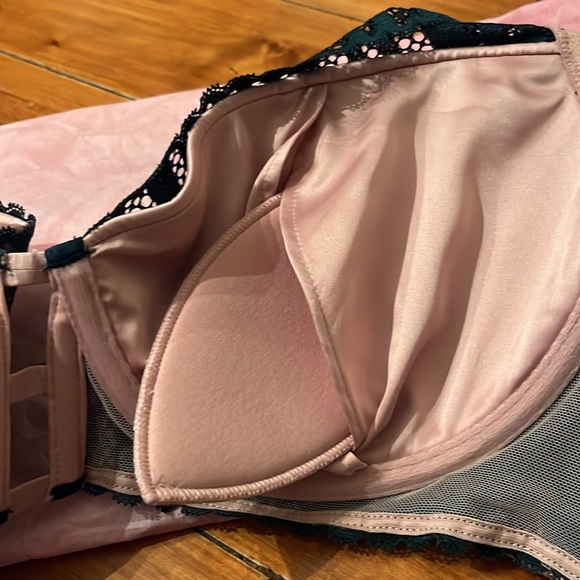 Victoria’s Secret Very Sexy Lightly Lined Lace Push Up Bra 34DD Matching Set M - Picture 11 of 11